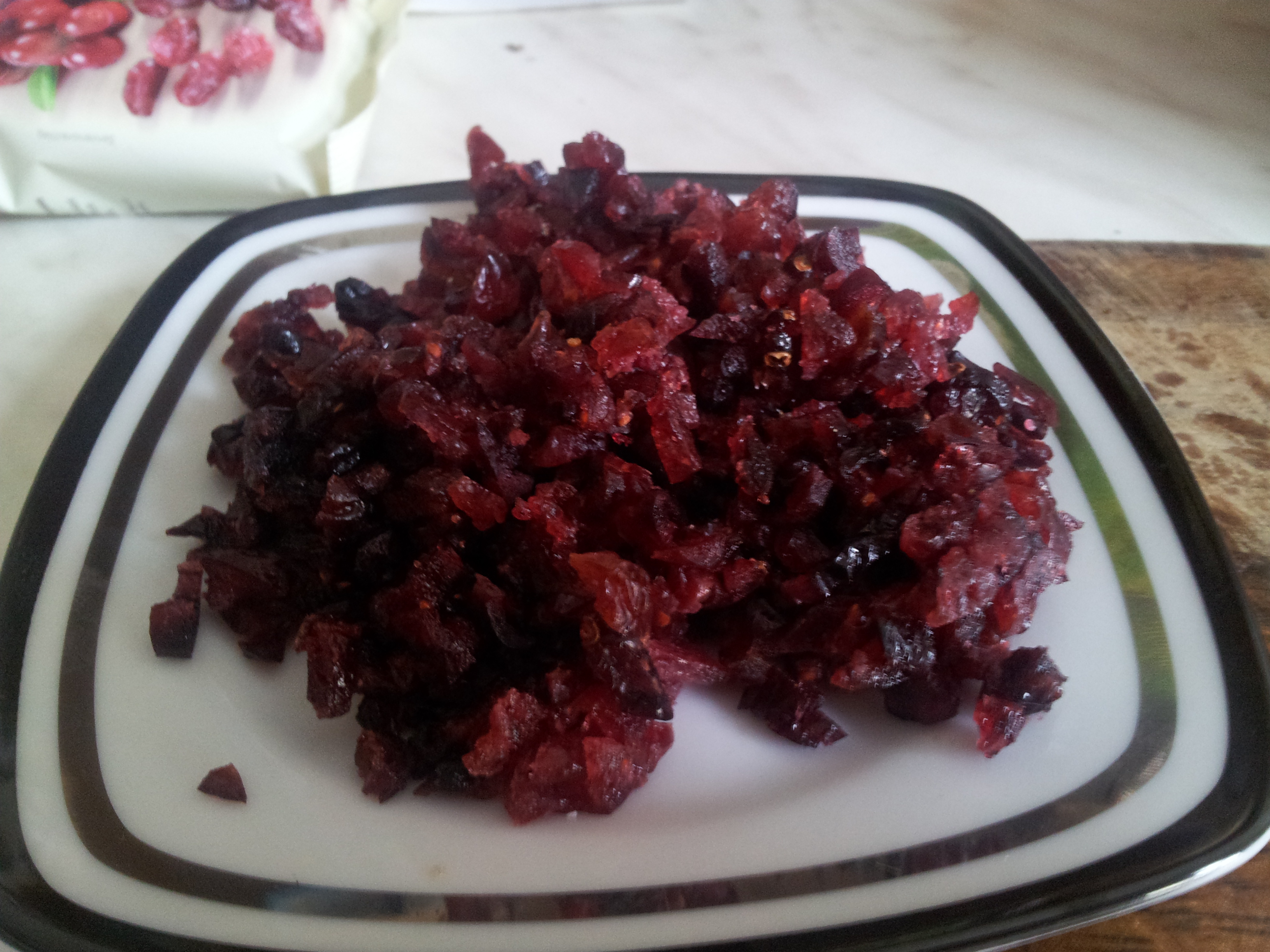 Cranberry-Marzipan-Pralinen mit glasierten Walnüssen | Claudi&amp;#39;s vegan world