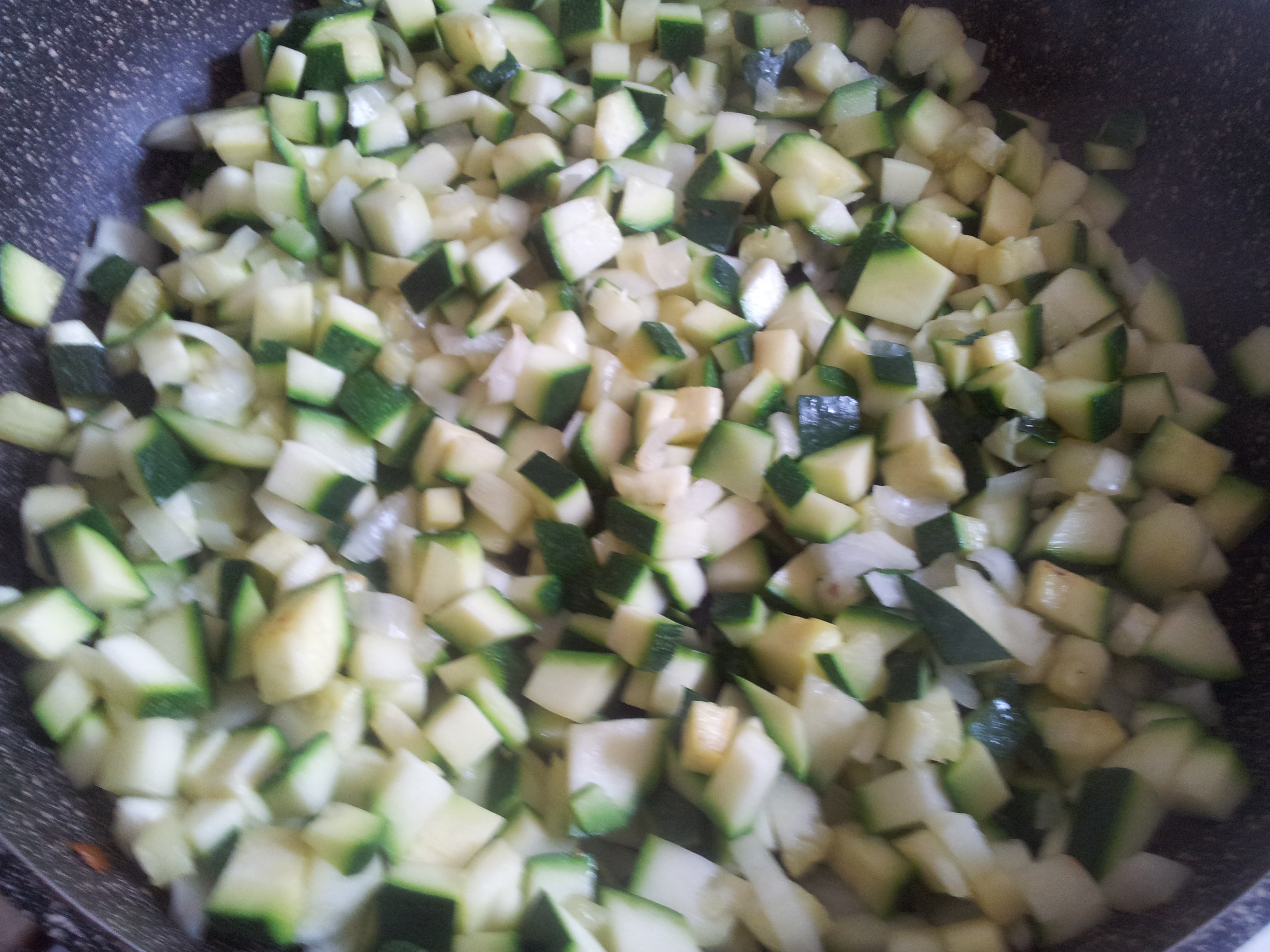 Spaghetti mit Zucchini-Sahne-Soße | Claudi&amp;#39;s vegan world