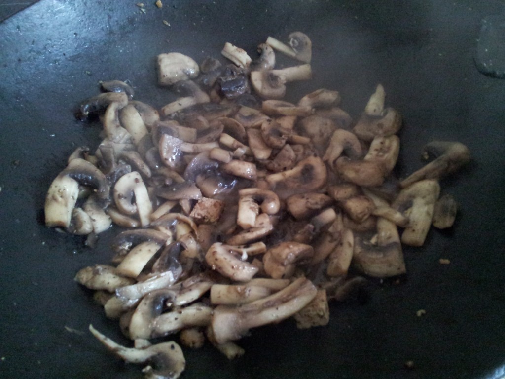 Spargel aus dem Wok mit Champignons und Mandel-Nuss-Tofu | Claudi&amp;#39;s ...