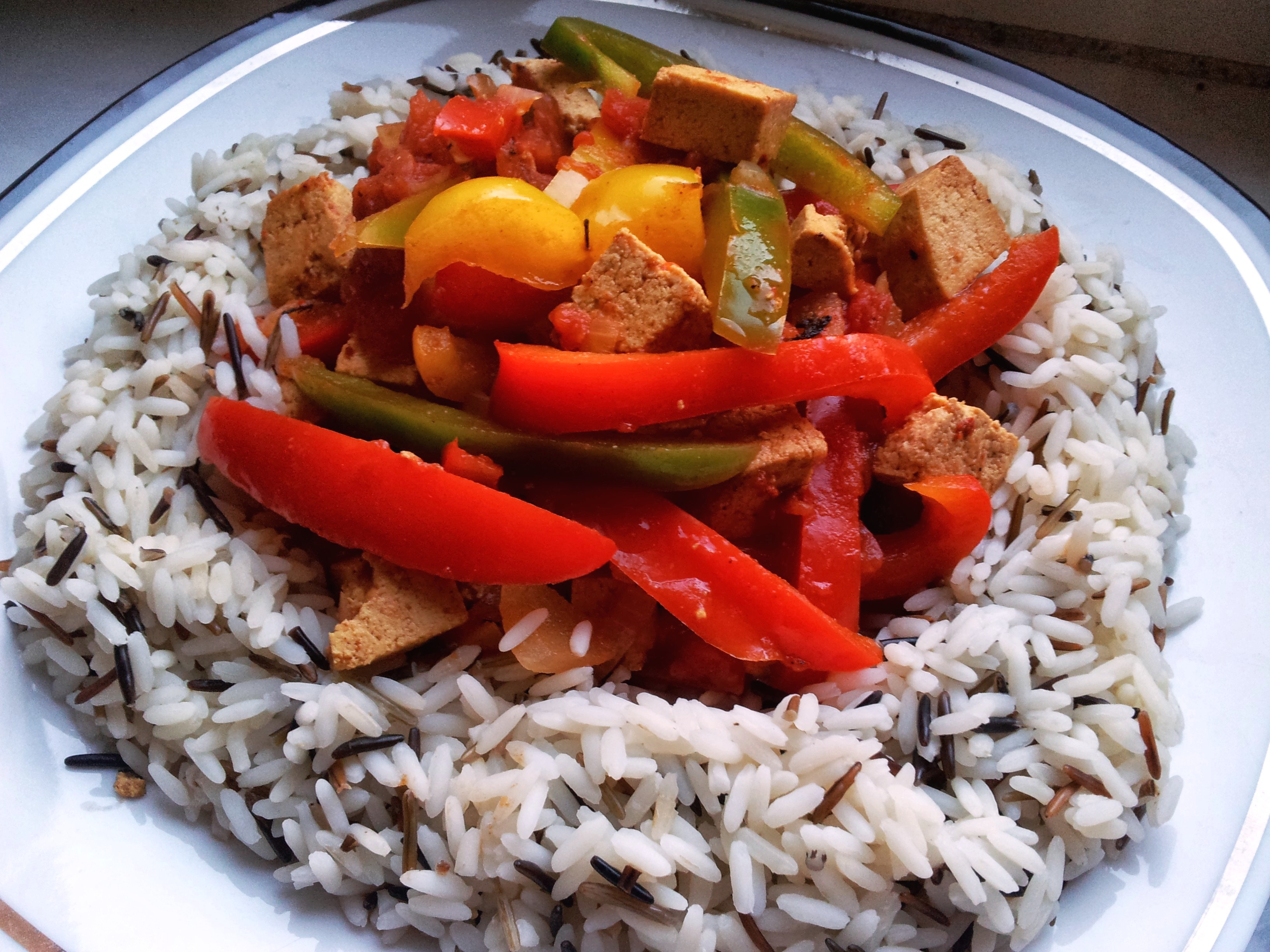 Paprika-Tofu-Pfanne mit Reis | Claudi&amp;#39;s vegan world
